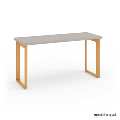 Scrivania con supporti Form