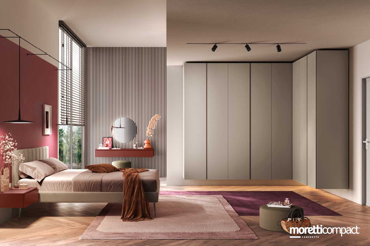 Camera con armadio sospeso ad angolo