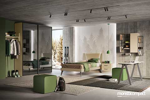 Camera con armadio ad ante scorrevoli a specchio Camera con armadio ad ante scorrevoli a specchio