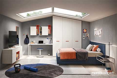 Camera con armadio mansardato Camera con armadio mansardato